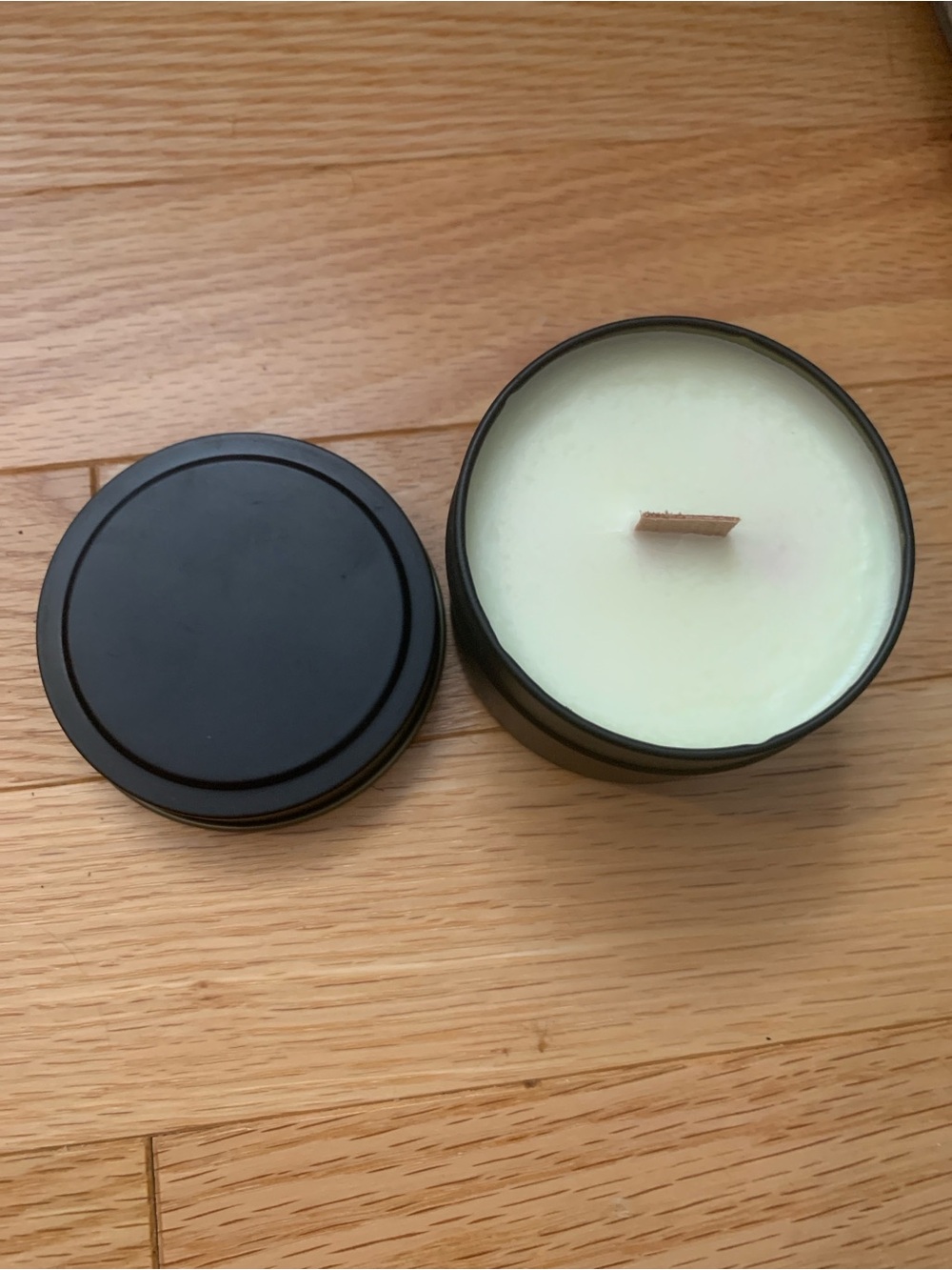 New Sweet Exotic Candle 🕯️in a Tin